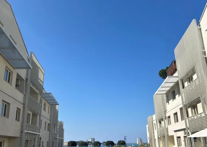 Belaj Seaside - Sea View 아파트