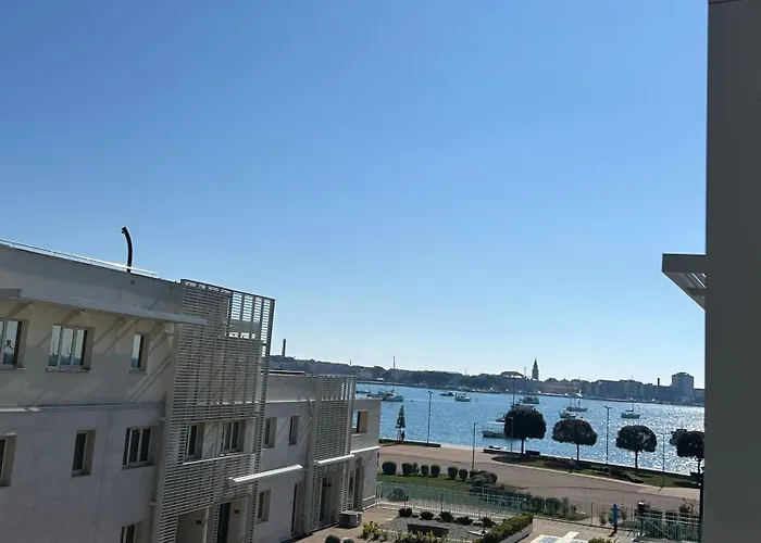 아파트 Belaj Seaside - Sea View