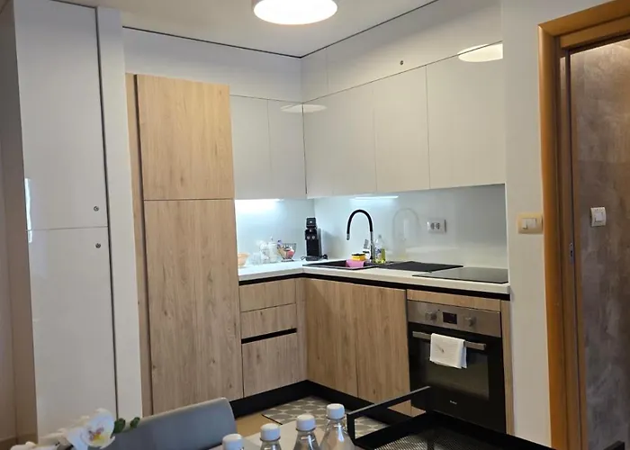 아파트 Belaj Seaside - Sea View 우마그