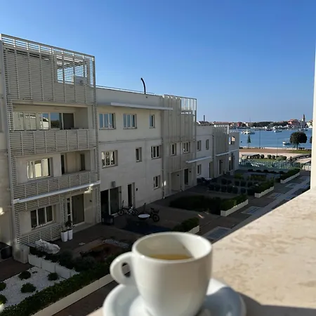 شقة Belaj Seaside - Sea View أوماغ